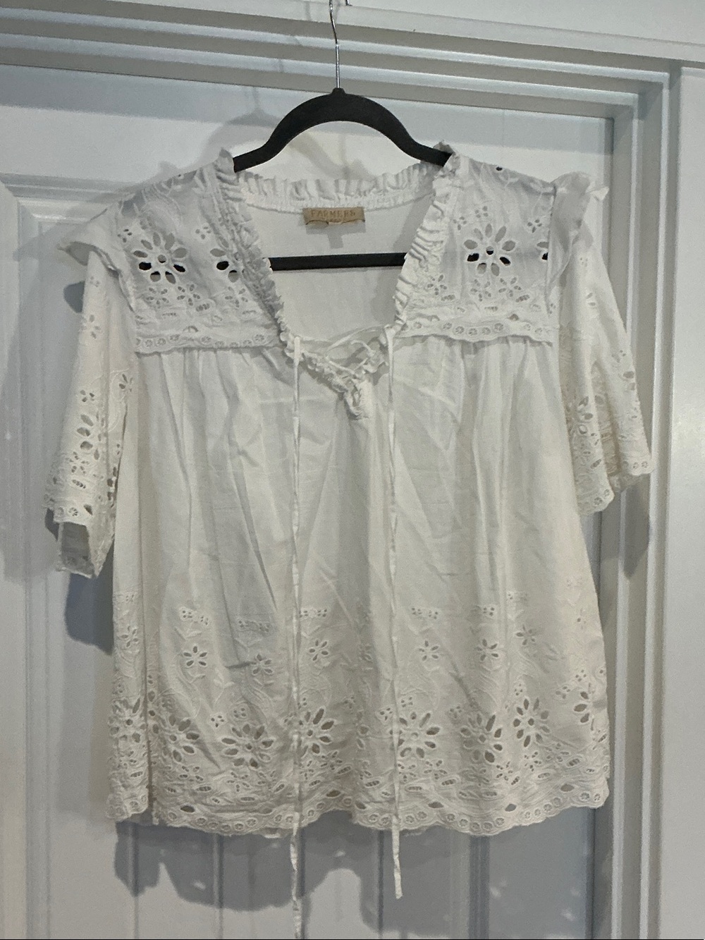 Farmers Market Cute White Eyelet Peasant Top - Lace Tie Front Size M
